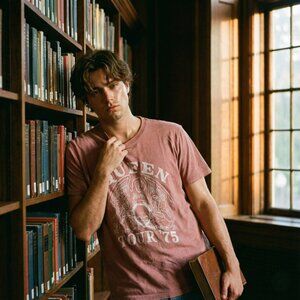 Abercrombie & Fitch Mens Medium Rust Red Graphic T Shirt Queen Tour Soft Cotton